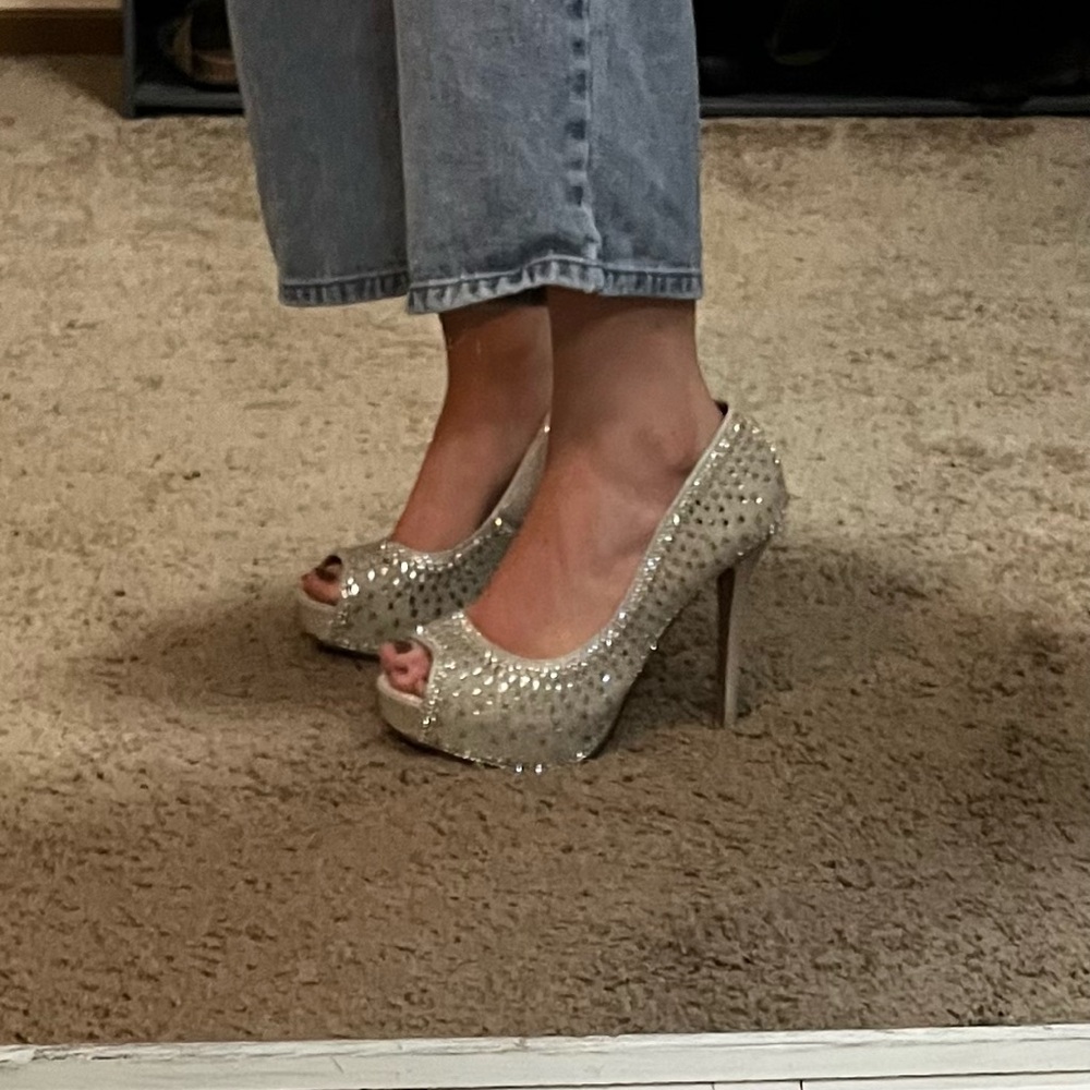 Camille La Vie Shimmering Silver Heels